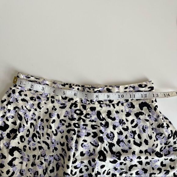 NWOT ASOS Design White Mini Skirt in Animal Purple Floral Print size 4 - Picture 3 of 5
